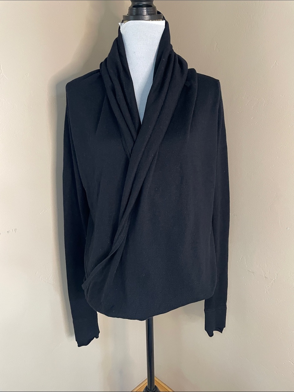 Lululemon Unique 2 Way Black Draped Shawl Collar Women's Sweater, Size 10